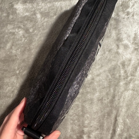 PINK Victoria's Secret Pouch - Picture 3 of 10